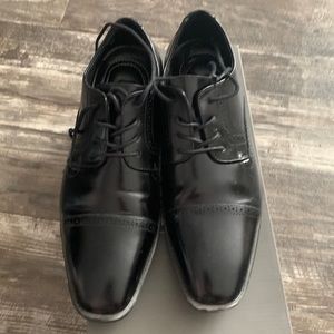 Black men’s dress shoes